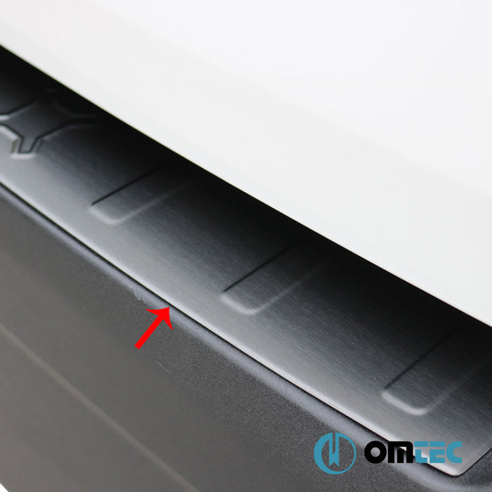 Arka Tampon Eşiği Paslanmaz Çelik (Taşlı) - Jeep Renegade - SUV BU - (2015 - )